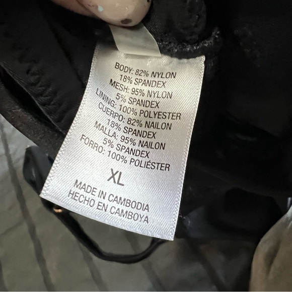 Shade & Shore Black Mesh Front Medium Coverage One Piece Barhimgsuit - Picture 10 of 10